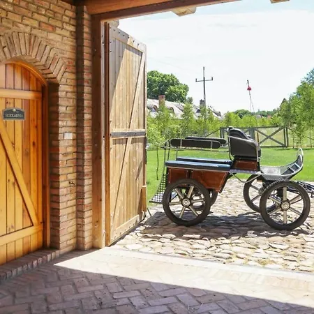 Domek - Poczet Dowodcy Pulku Vakantiehuis Zalom (Czlopa)